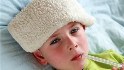 طريقة منزلية فعالة لعلاج ارتفاع حرارة الطفل