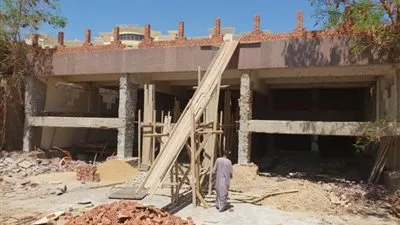 استمرار أعمال تجديد نادي محامين أسوان