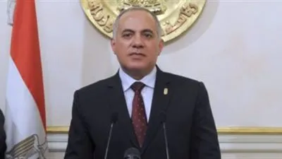 وزير الري يعرض على الحكومة محاور إدارة الموارد المائية حتى 2021