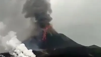 ثانى ثوران بركانى فى أندونيسيا بعد مقتل 1350 شخصا جراء الزلزال