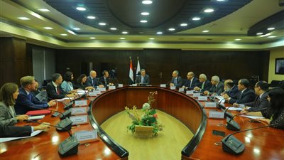 وزير النقل يلتقي وفدا 'التنمية الفرنسية' و'الاستثمار الأوروبي' لبحث التعاون
