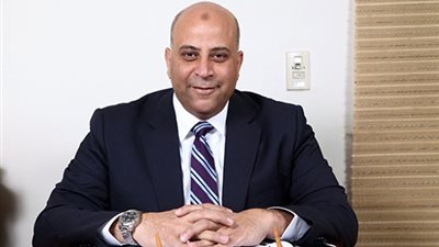 عمرو غلاب يعتذر عن رئاسة اللجنة الاقتصادية بالبرلمان
