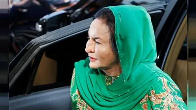 اعتقال زوجة رئيس الوزراء الماليزي السابق بتهمة غسيل أموال