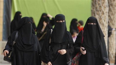 أستاذ عقيدة بجامعة الأزهر: النقاب شريعة يهودية ويخالف النص القرآني