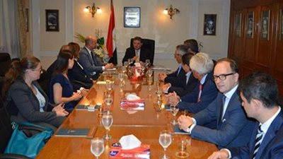 وزير قطاع الأعمال يبحث مع وفدين من الشركات الألمانية والإيطالية فرص التعاون