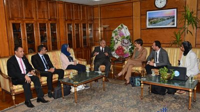 رئيس جامعة أسيوط: إنشاء مركز متطور لخدمة الطلاب من ذوي الاحتياجات الخاصة  