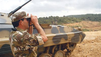 الجيش الجزائرى يدمر قنبلتين شمالى البلاد 