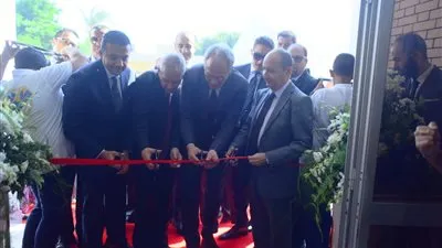 وزير التجارة والصناعة يفتتح مدرسة زين العابدين الفنية المتميزة 