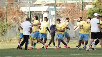 جلسة تعارف بين 