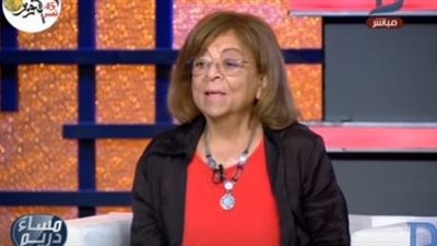 أستاذ علم اجتماع تطالب بمحاكمة الأم التي تطرح ابنها للتبني اجتماعًيا