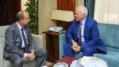         وزير التجارة يبحث مع سفير اليونان بالقاهرة الإعداد لمشاركة مصر في القمة العربية الأوروبية 