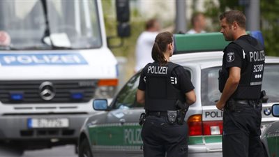 عاجل.. إصابة عشرات الأشخاص جراء اقتحام سيارة مقهى فى برلين 