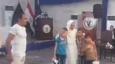 دموع وأحضان وقبلات فراق.. الداخلية تجمع الغارمات مع ذويهم (فيديو)