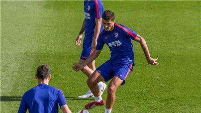 أتلتيكو مدريد يجري مرانه الأخير قبل مواجهة بيتيس