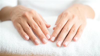 خلطة مذهلة لتقشير وترطيب اليدين 