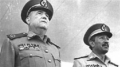 المشير أحمد إسماعيل.. قائد نصر أكتوبر الذي منحه السادات قلادة الجمهورية