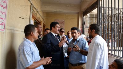 محافظ القليوبية يوجه برفع مستوى النظافة ورفع كفاءة الطرق بالخانكة (صور)