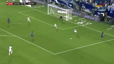 العارضة تتعاطف مع الزمالك أمام الهلال (فيديو)