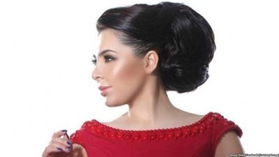 تعرف على المطربة الأفغانية الحسناء التي أصبحت مليونيرة