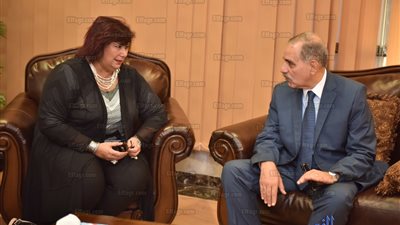 محافظ أسيوط يستقبل إيناس عبد الدايم لافتتاح قصر ثقافة 