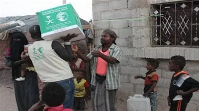 واس - السعودية | مركز الملك سلمان للإغاثة يوزّع سلالاً غذائية في شبوة