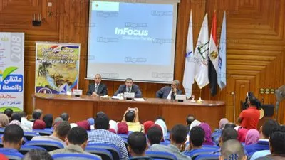 وزير القوى العاملة: مصر تسير على طريق التنمية ‪(صور)‬