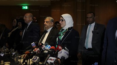 بدء مؤتمر دور الجمعيات في دعم الدولة بالوقوف دقيقة حداد على أرواح الشهداء (صور) 