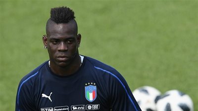 بعد استبعاده.. مانشيني يكشف عن موعد عودة بالوتيلي لقائمة إيطاليا