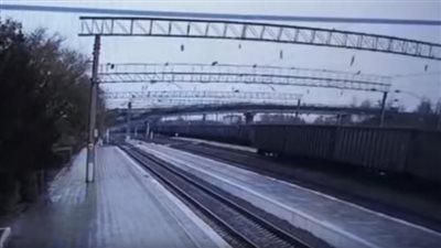 انهيار جسر للسيارات شرقي روسيا (فيديو)