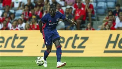 برشلونة يضع عينه على أولى الصفقات الشتوية