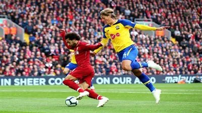 مدافع ليفربول: مستوى توقعات محمد صلاح.. ظالم