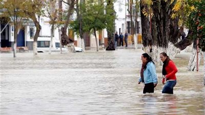 مقتل 5 أشخاص فى فيضانات اجتاحت بلدة 