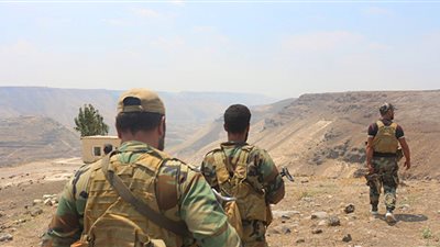 1000 مسلح يغادرون إدلب وسحب 100 وحدة تقنية قتالية