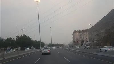 سبق – السعودية | أمانة مكة تنير طريق 