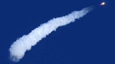 حادث خلال إطلاق صاروخ روسي يحمل رائدي فضاء