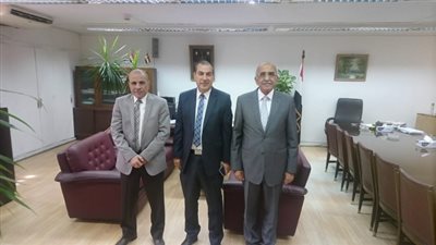 مدير بحوث البترول يلتقى قيادات الجهاز التنفيذي للمشروعات الصناعية والتعدينية 