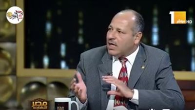 عادل العمدة: المقاتل المصري له اليد الطولى على كل التحديات