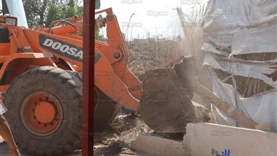 محافظ كفر الشيخ يتابع إزالة التعديات على أملاك الدولة بقلين (صور)