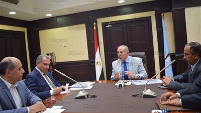 محافظ البحر الأحمر يبحث الموقف التنفيذي لتطوير العشوائيات بمدن البحر الأحمر (صور)