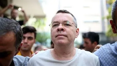 باحث عن إطلاق سراح القس الأمريكي بتركيا: إفراج سياسي بامتياز 