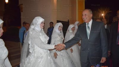 محافظ البحر الأحمر يشهد حفل زفاف جماعي لـ٢٢ عروسا في الغردقة (صور) 