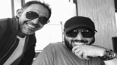 عمرو مصطفى ينشر صورة جديدة له مع تركي آل الشيخ 