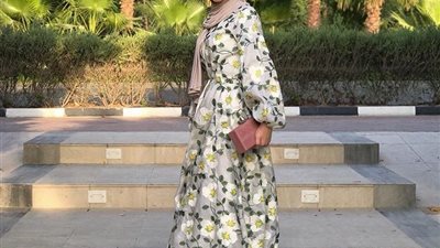 للمرأة العاملة.. فساتين تناسب إطلالتك النهارية (صور)