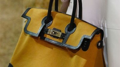 بالصور.. حقائب وأحذية تناسب إطلالتك في الخريف