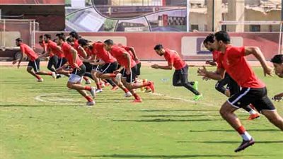 تقسيمة قوية وفقرة بدنية للاعبي الأهلي