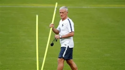 مدرب فرنسا:  تيري هنري لا يحتاج لنصائحي