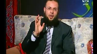 داعية إسلامي: التدخين بجميع أنواعه حرام