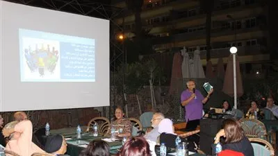 ملاك مارينا يستغيثون.. 