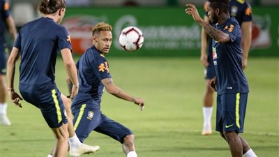 لاعبو البرازيل يخوضوا تدريبات تكتيكية استعدادًا لمواجهة الأرجنتين