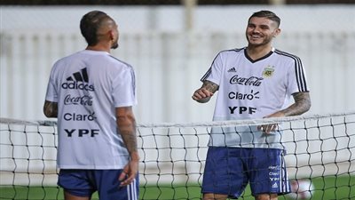 ‏إدارة الهلال تفاجئ بعثة الأرجنتين في السعودية (صورة)